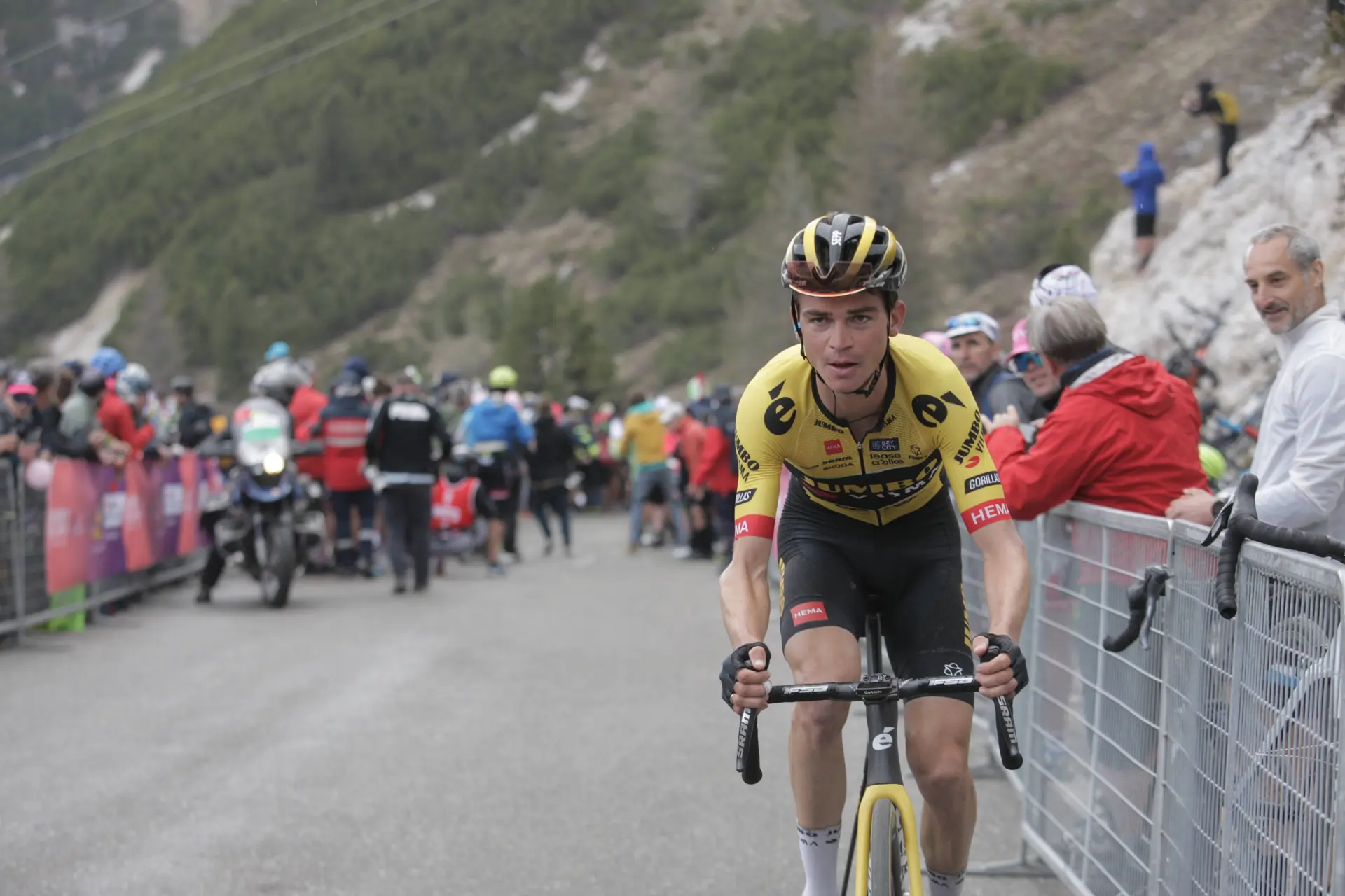 Merijn Zeeman, sobre Sepp Kuss: "Es el único corredor que aún no está seguro de su lugar en el Tour de Francia"