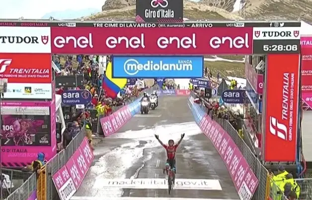 VÍDEO: ¡El descomunal ataque con el que Santiago Buitrago se aseguró la etapa reina del Giro de Italia!