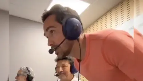 VÍDEO: Alberto Contador se vuelve completamente loco celebrando el triunfo de su corredor Davide Bais en el Giro de Italia