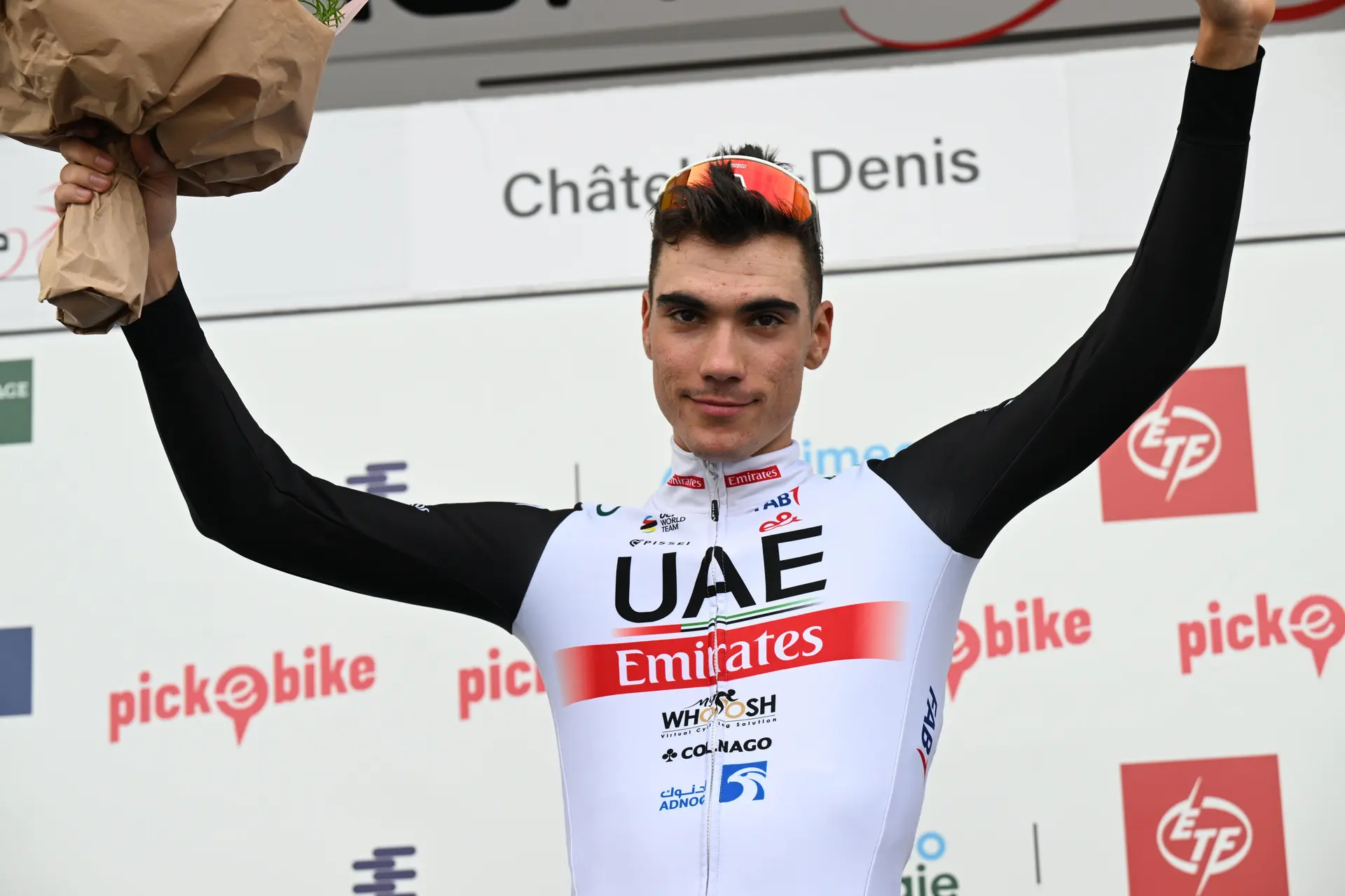 Juan Ayuso, tras su brillante triunfo en la etapa reina de la Vuelta a Suiza: "Voy a luchar por la general"