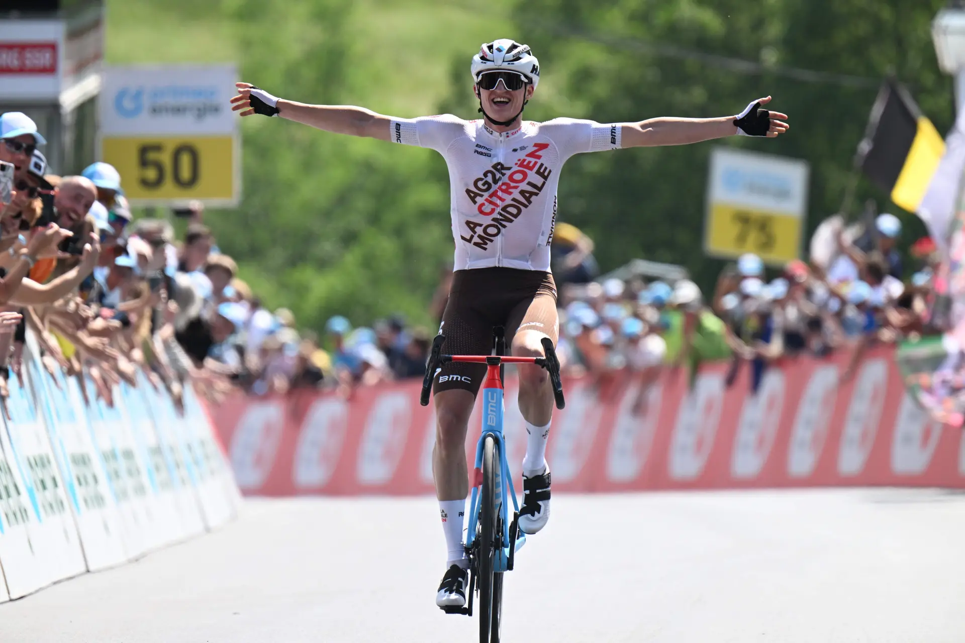 Tadej Pogacar explota y Jonas Vingegaard tiene el Tour de Francia 2023 en sus manos; Felix Gall ganó en Courchevel