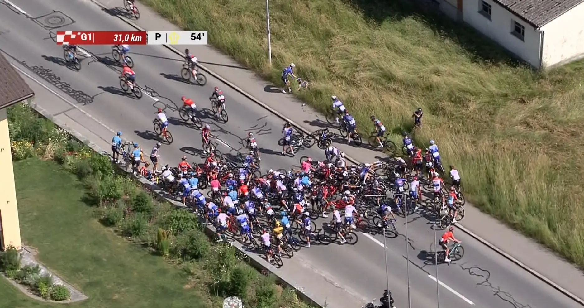 ¡Una caída masiva azota la segunda etapa de la Vuelta a Suiza!