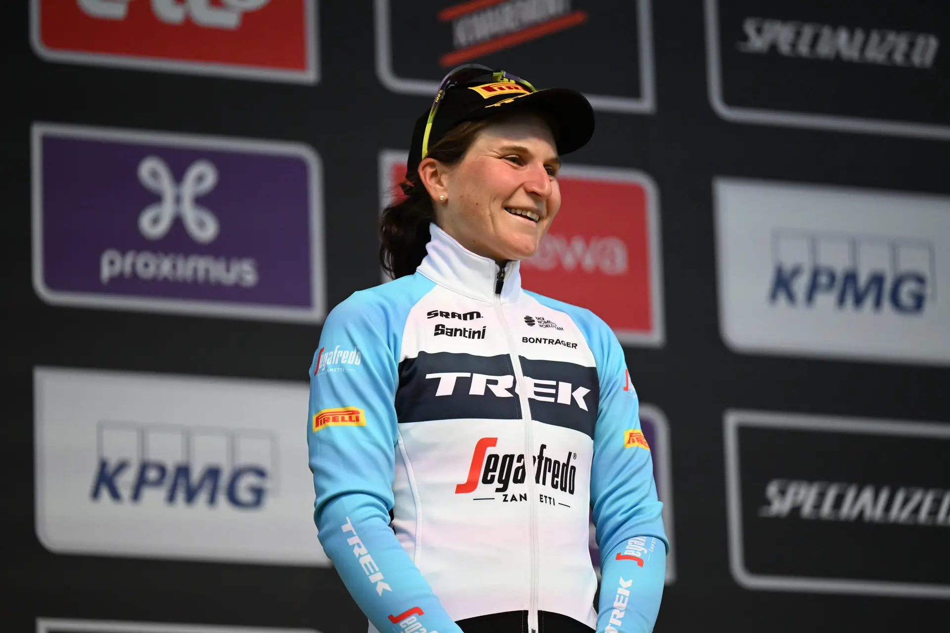 Elisa Longo Borghini se retira del Giro de Italia Donne tras su aterradora caída en la quinta etapa