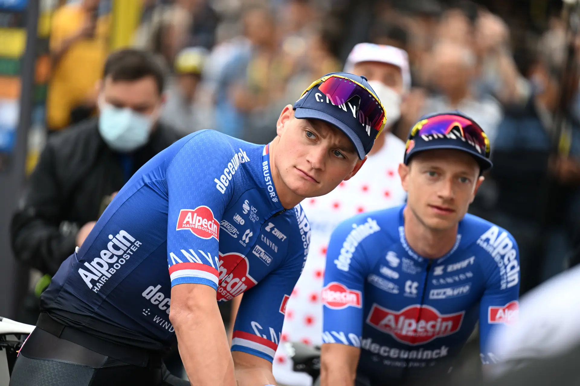 Mathieu van der Poel, sobre el triunfo en la Milán-San Remo de su compañero Philipsen: "Lo di todo para recuperar a Pogacar"