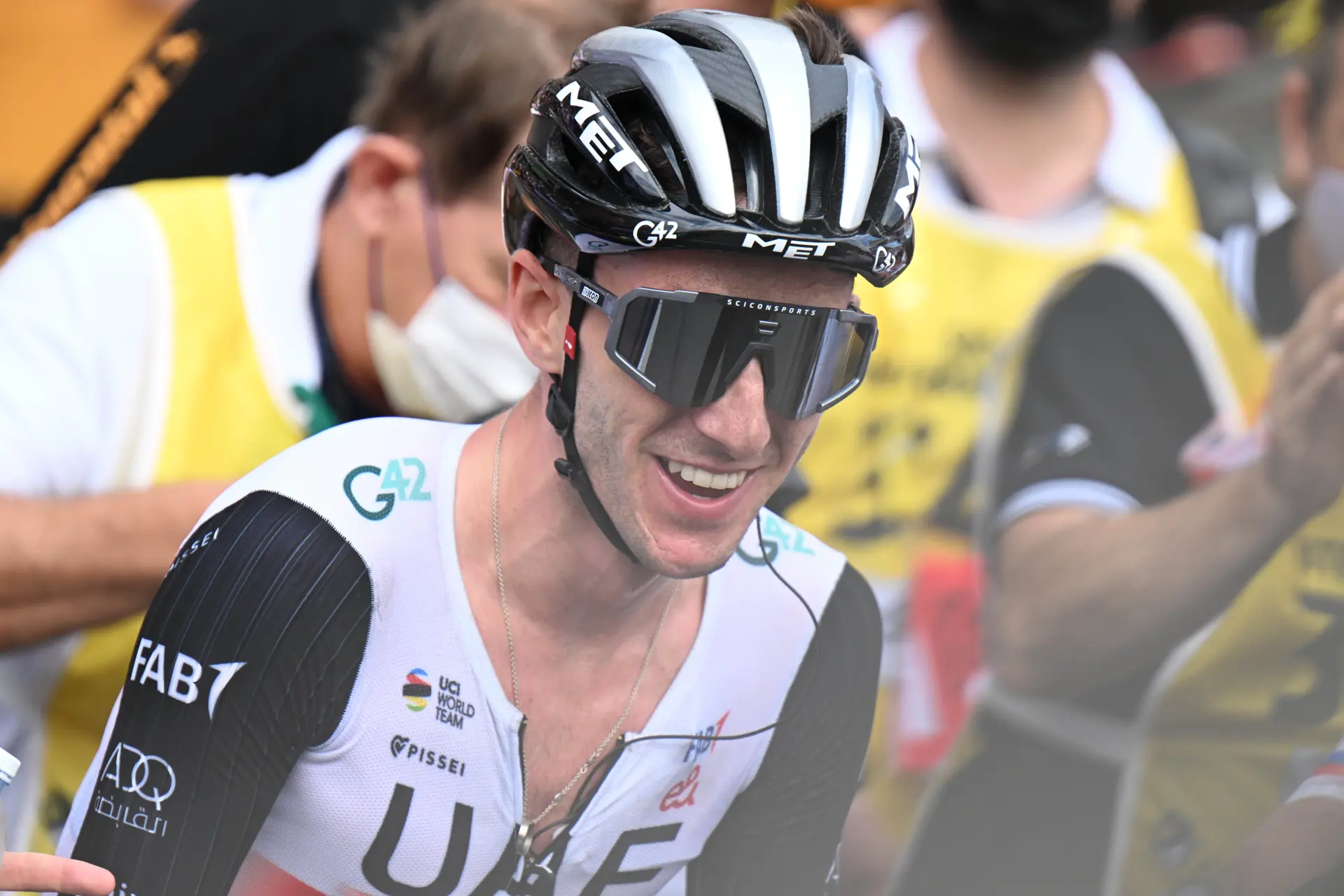 Adam Yates abre su 2024 liderando al UAE Team Emirates en la Muscat Classic y el Tour de Omán