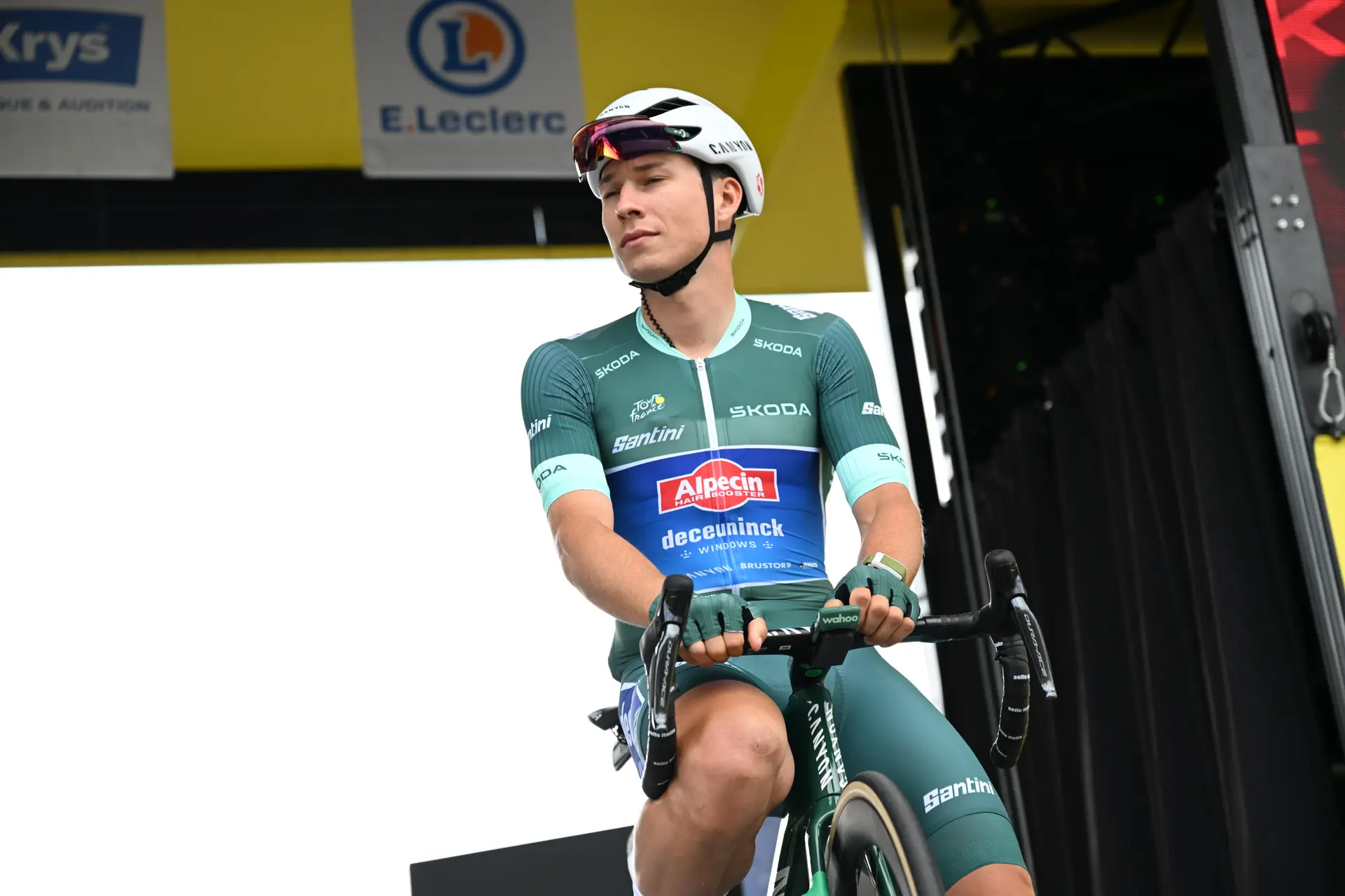 Jasper Philipsen, sobre su triunfo sin Mathieu van der Poel en la 11ª etapa del Tour de Francia: "Con él es mucho más fácil"