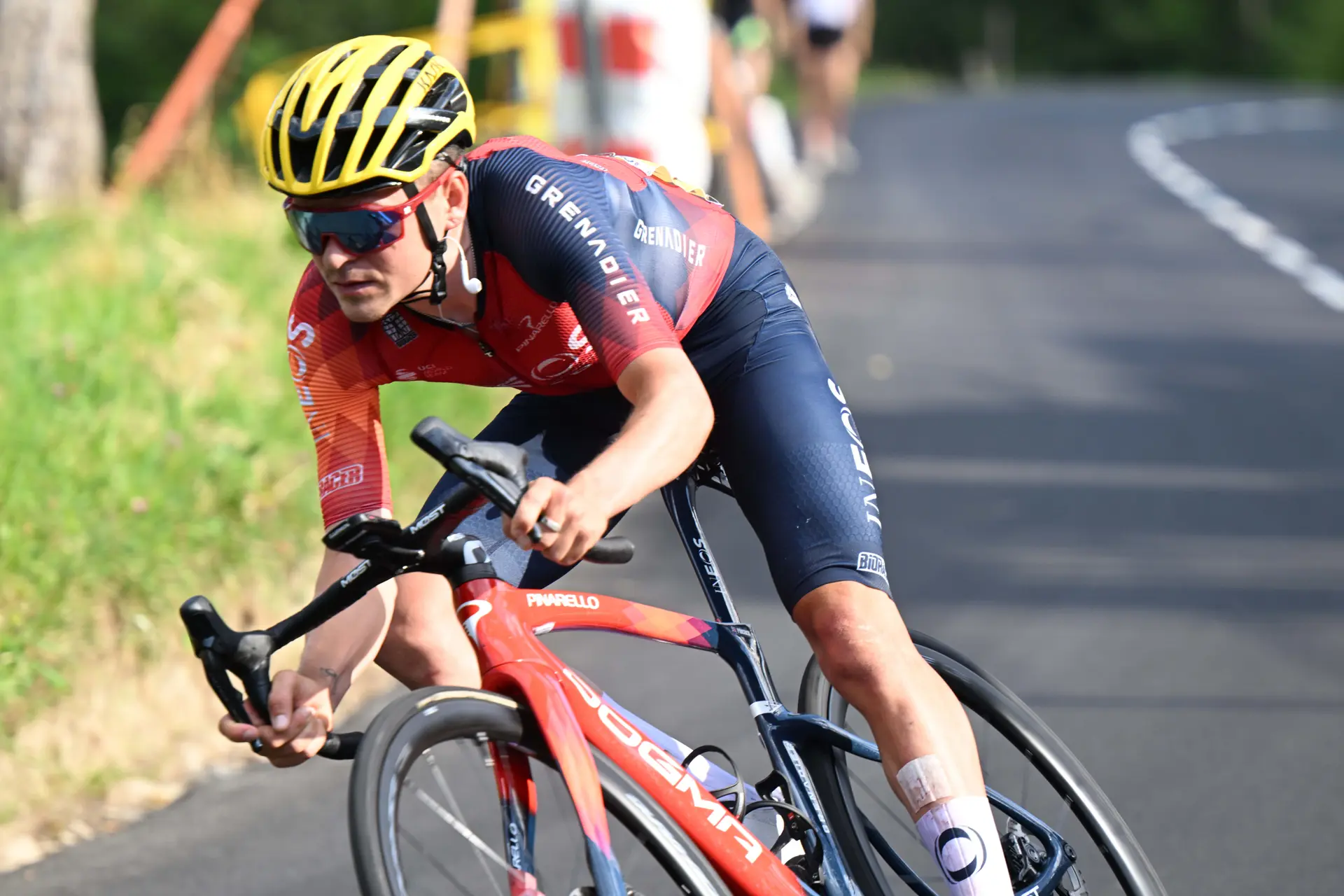 Tom Pidcock, fuera de la lucha por el podio del Tour en la brutal 14ª etapa: "Fui totalmente superado"