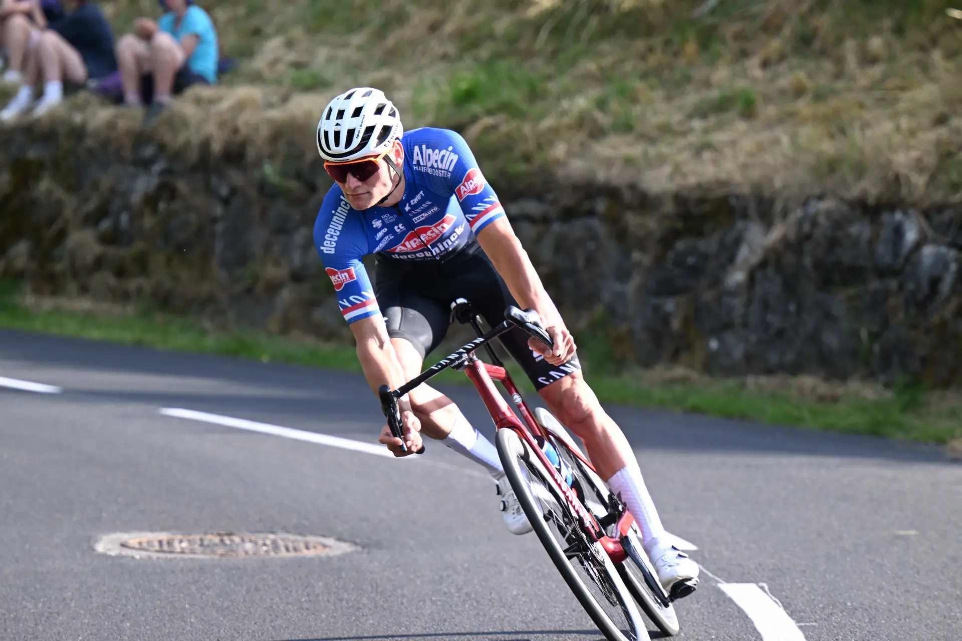 Mathieu van der Poel gana el criterium post-Tour y sigue centrado en el Mundial: "La tendencia al alza de la última semana del Tour continúa"