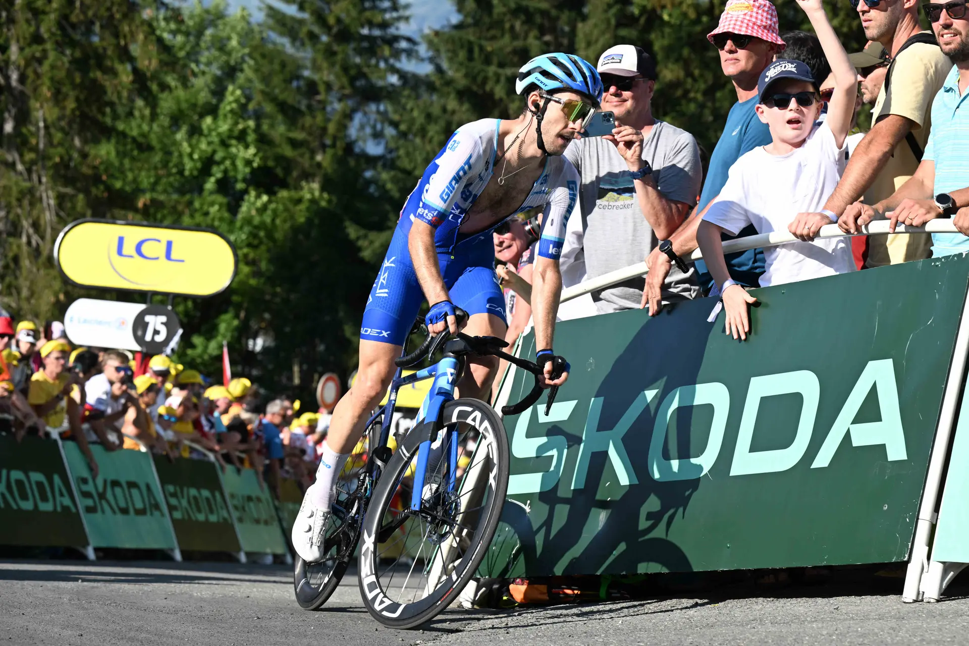 Simon Yates elogia la enorme competitividad que hay en el Tour de Francia 2023: "El nivel es muy alto"