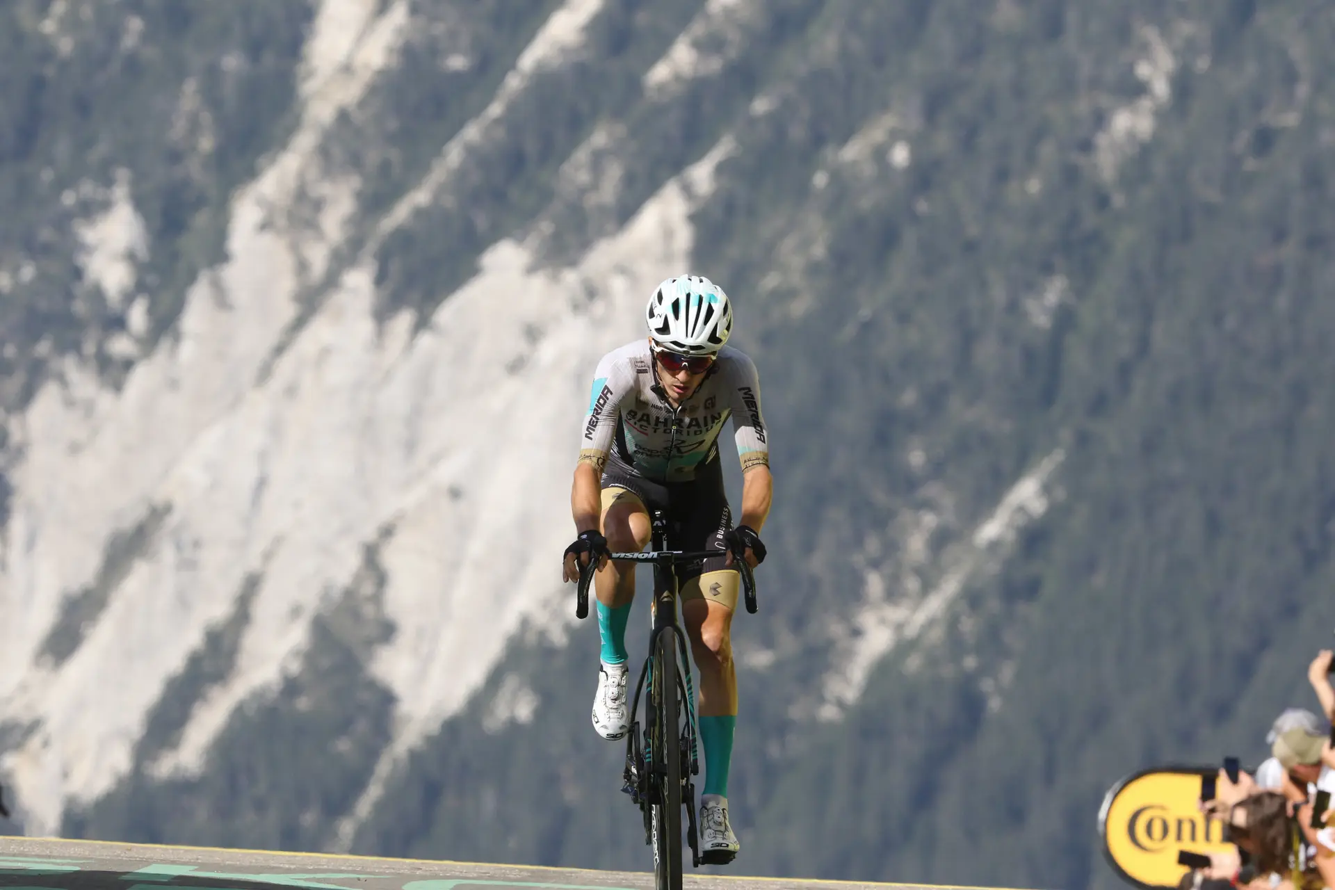 Pello Bilbao se queda con la miel en los labios y Giovanni Aleotti gana el Tour de Eslovenia 2024; Ben Healy se lleva la última etapa