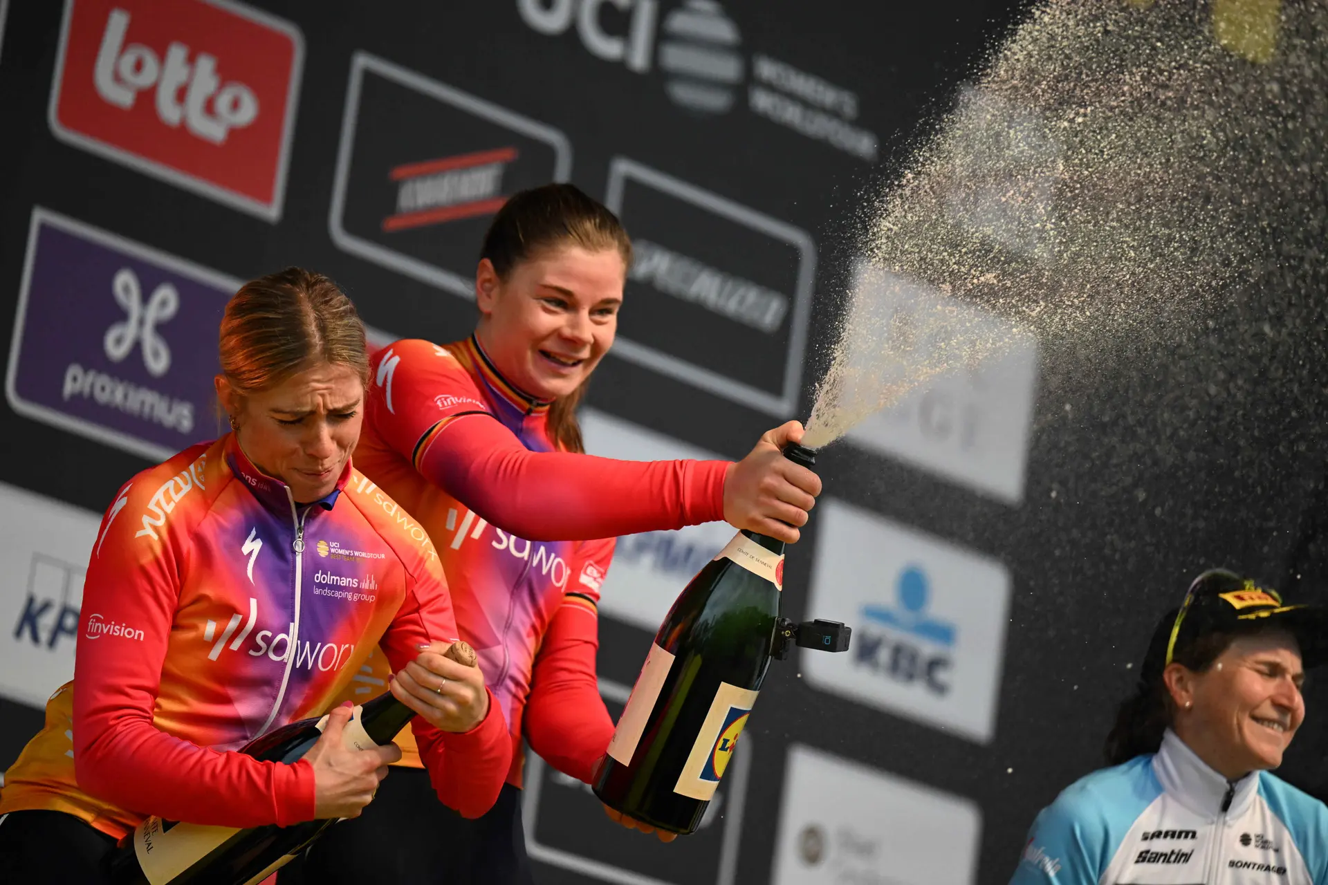 Demi Vollering anticipa la guerra civil del SD Worx en el Mundial: "Me da un poco de miedo la batalla con Kopecky"