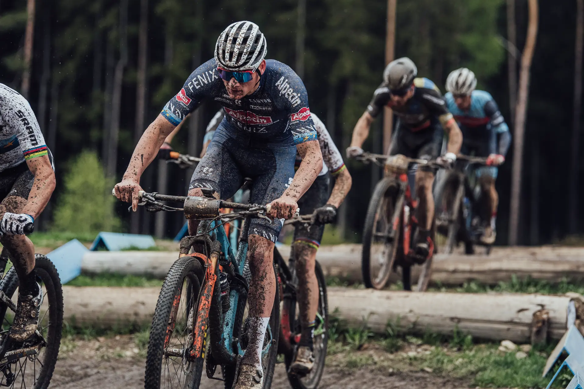 Una nueva regla permite a Pidcock y van der Poel empezar el Mundial de XCO en una mejor fila de salida