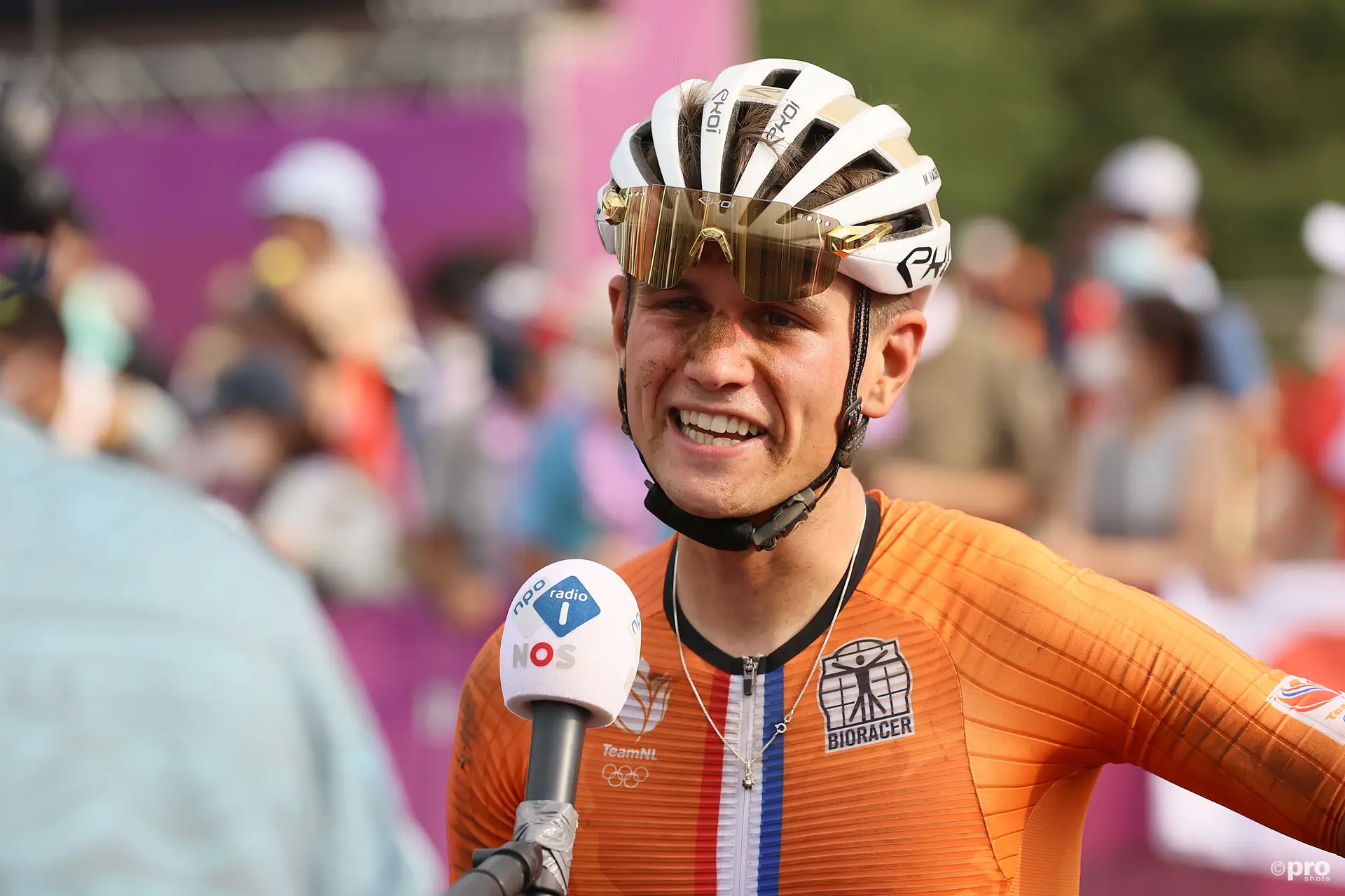 Milan Vader, año y medio después de su accidente casi mortal, tras ganar en el Tour de Guangxi: "Lo es todo para mí"