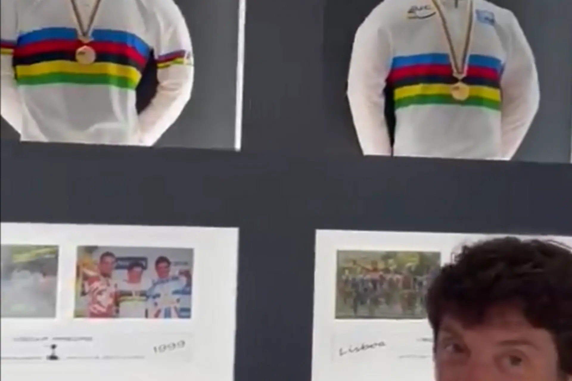 VÍDEO: El brutal "pequeño museo" que Óscar Freire posee en su casa, desde dentro