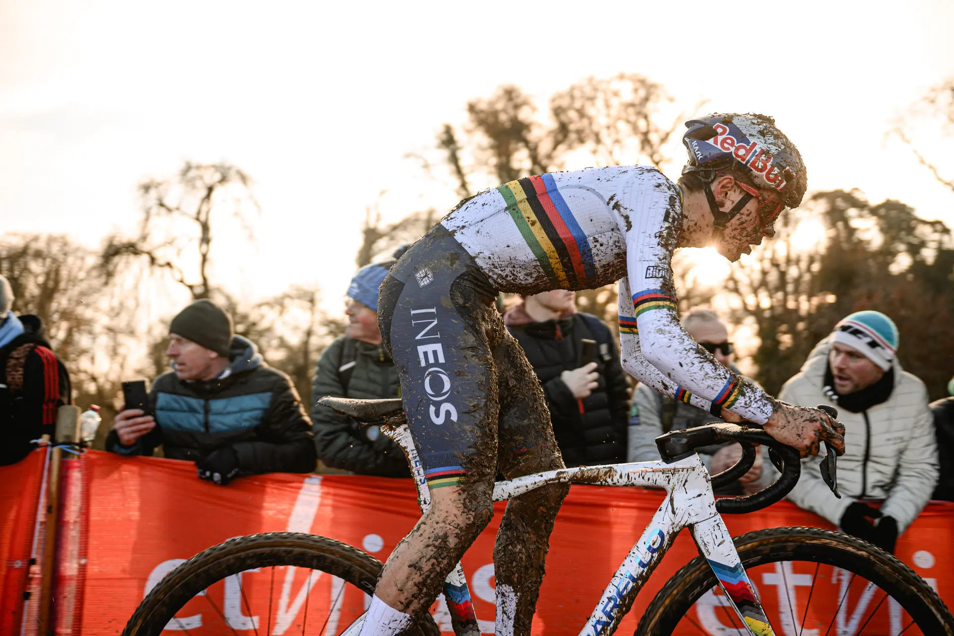Lista de participantes de la Copa del Mundo de ciclocross de Namur masculina con Pidcock, Iserbyt, Vanthourenhout, Van der Haar y Nieuwenhuis