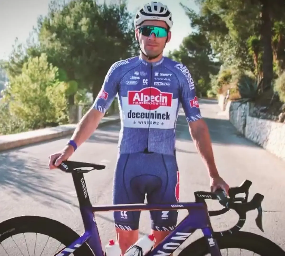 Alpecin-Deceuninck desvela su curiosa nueva equipación: Mathieu van der Poel y Jasper Philipsen en vaqueros
