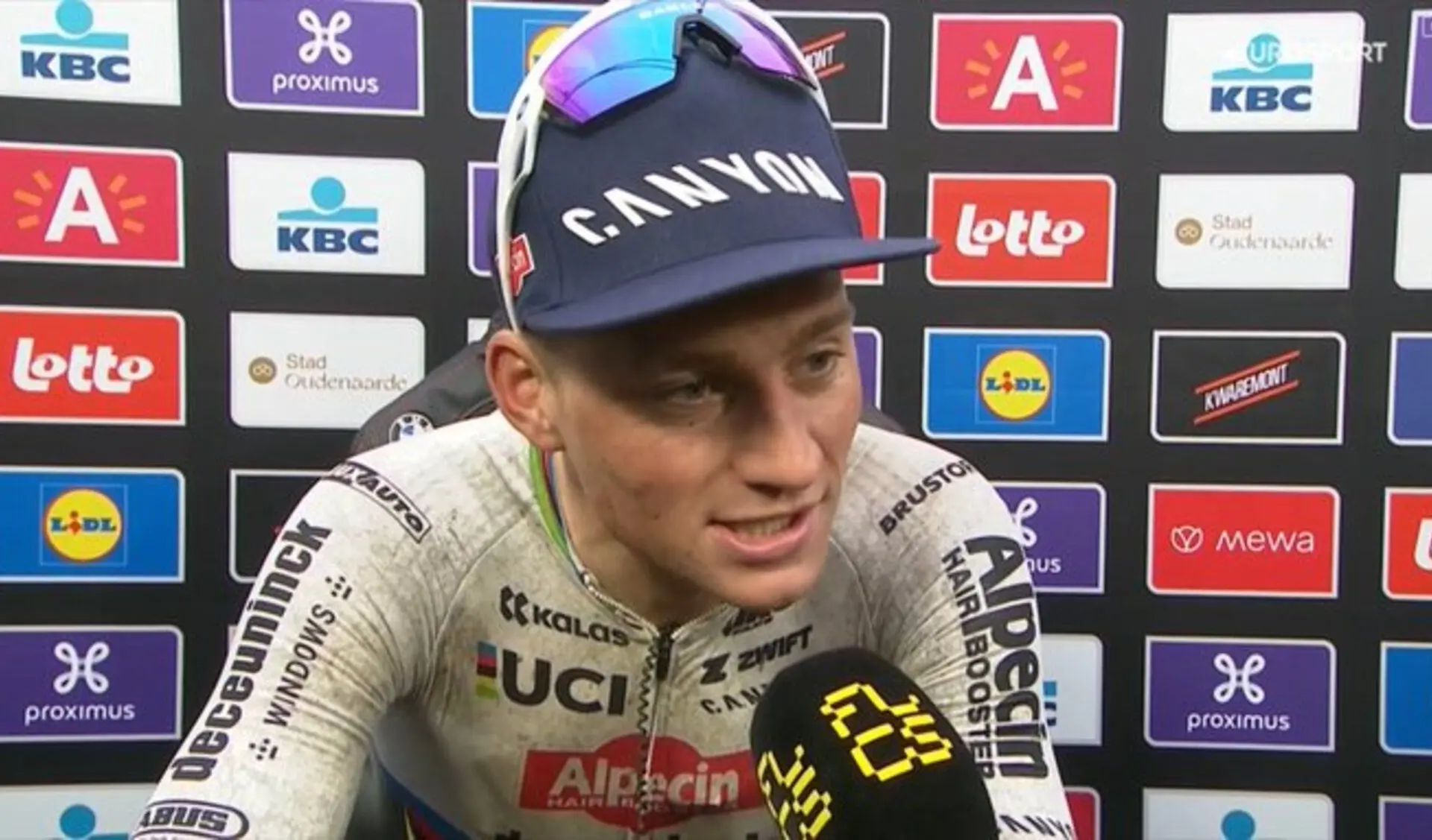 Mathieu van der Poel sólo quiere disfrutar tras su bestial tercer triunfo en el Tour de Flandes: "Aún no puedo pensar en Roubaix"