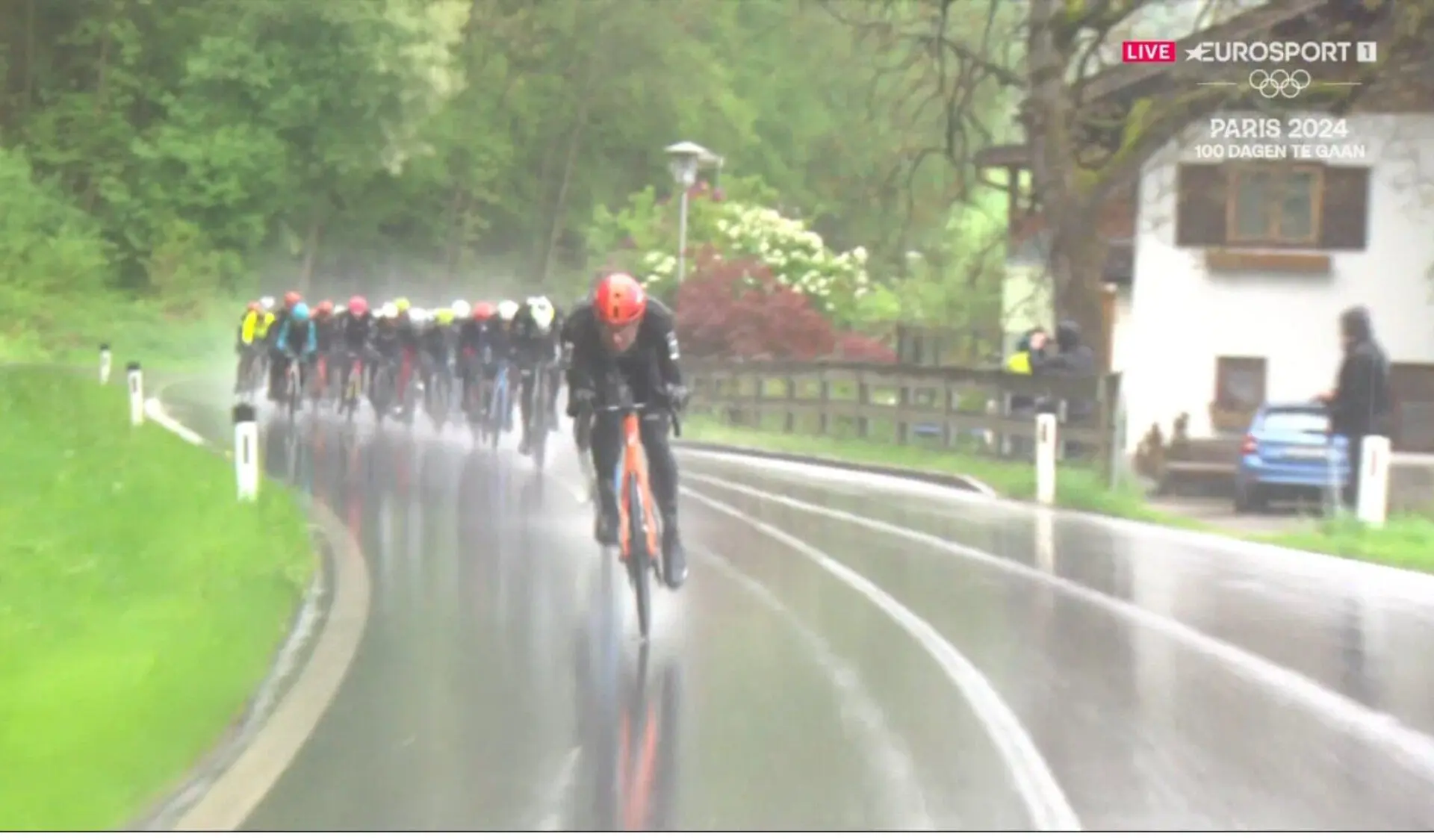 La tercera etapa del Tour de los Alpes se convierte en la ¡carrera más fría del año con diferencia!