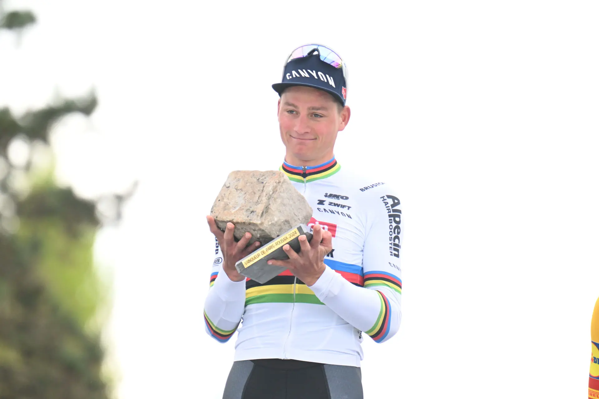 La conmovedora historia de Mathieu van der Poel y un aficionado de 7 años en la París-Roubaix