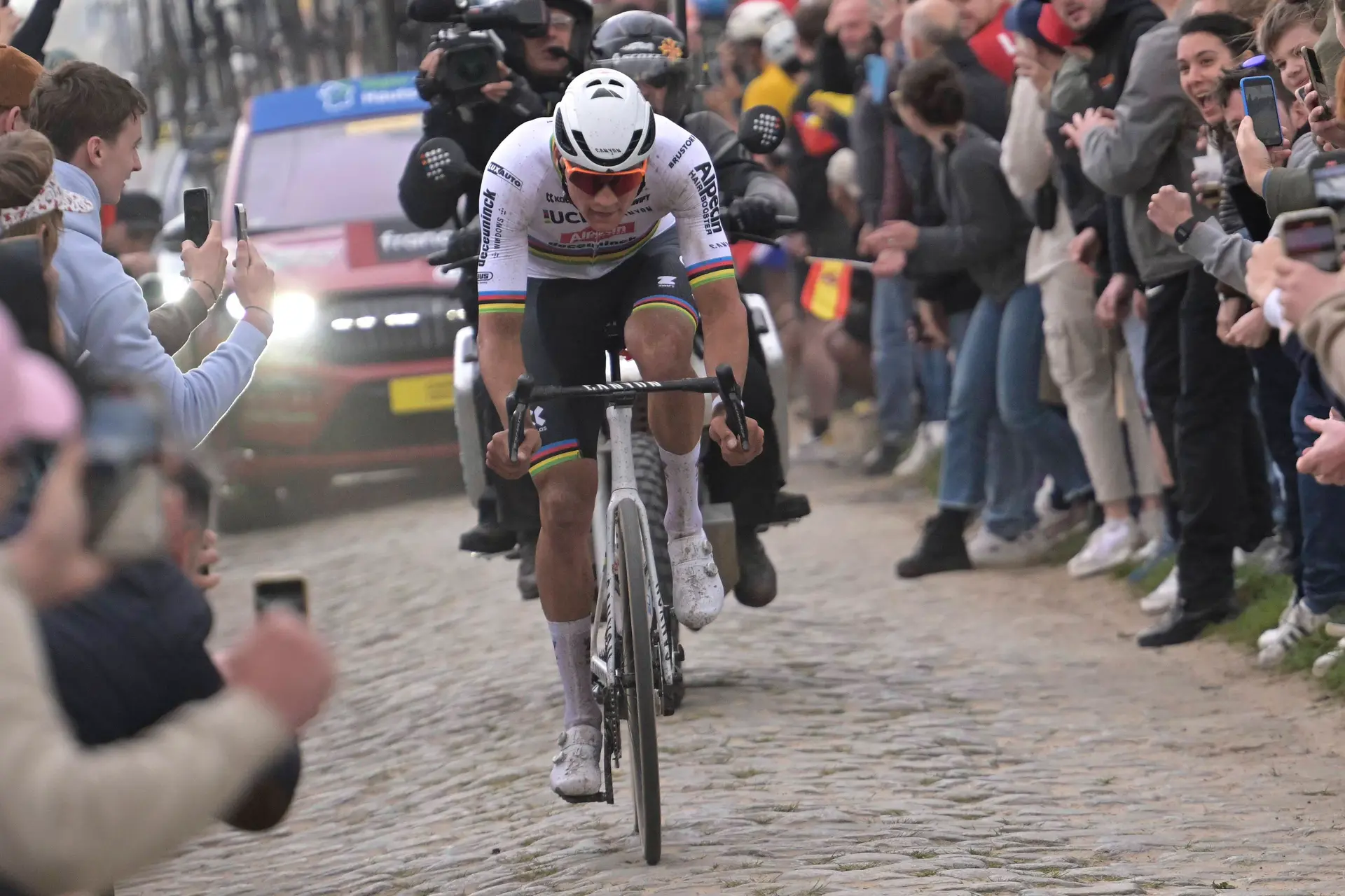 Lance Armstrong cree que Mathieu van der Poel es capaz de desafiar a Tadej Pogacar: "Puede ganarle la Lieja-Bastoña-Lieja"