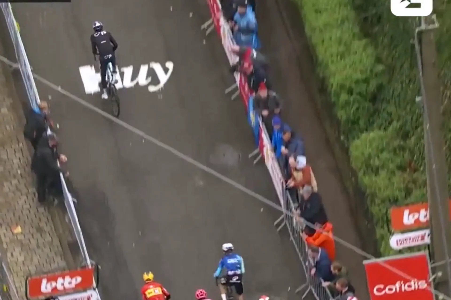 VÍDEO: El surrealista ataque de Stephen Williams para conseguir en la Flecha Valona la mayor victoria de su carrera