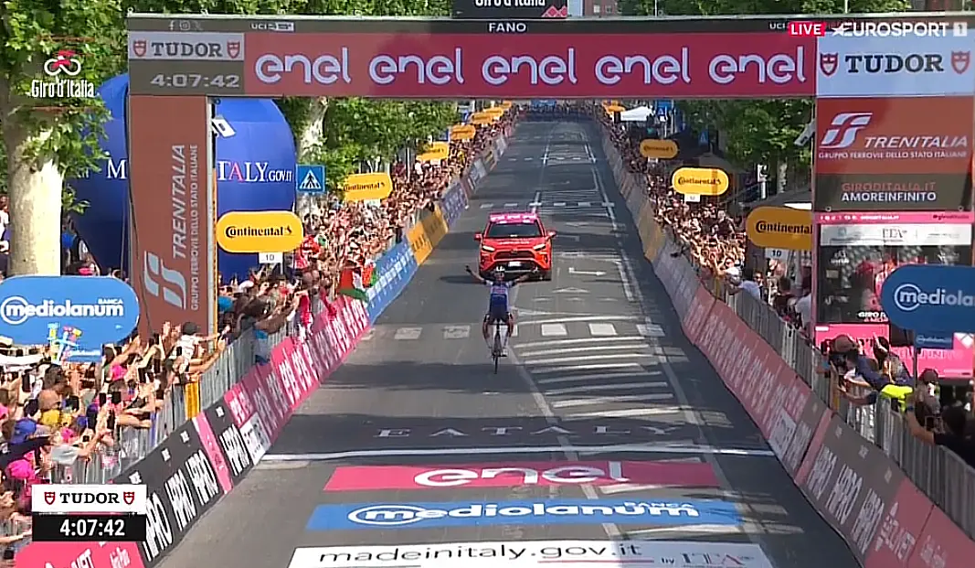 Así hemos vivido en directo el etapón 12 del Giro de Italia 2024 con el histórico triunfo de Julian Alaphilippe