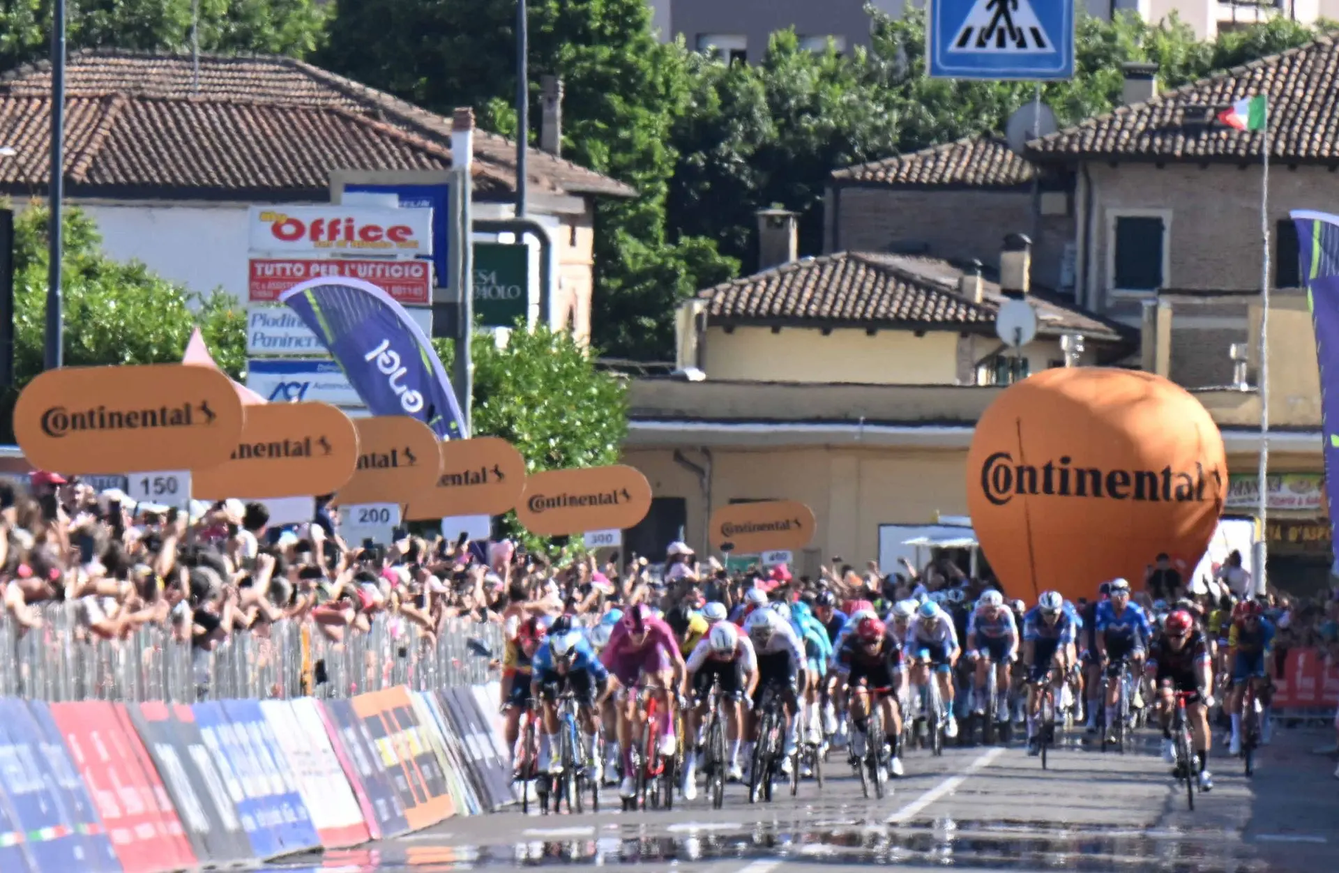 EN DIRECTO | Etapa 3 Tour de Francia 2025: ¡Asalto tremendo por una de las victorias más igualadas!