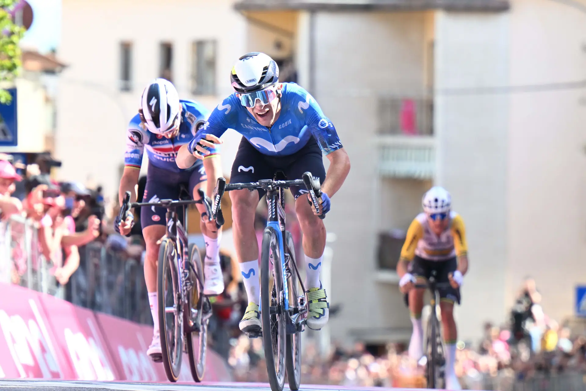 Los 5 ciclistas de Movistar Team que pueden reventar a ganar en 2026