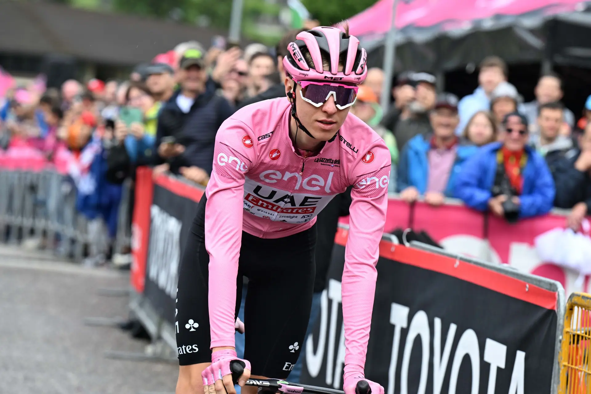 Así queda la general del Giro de Italia a falta de la última etapa: Pogacar roza los ¡10 minutos de ventaja! y Einer Rubio sube una plaza