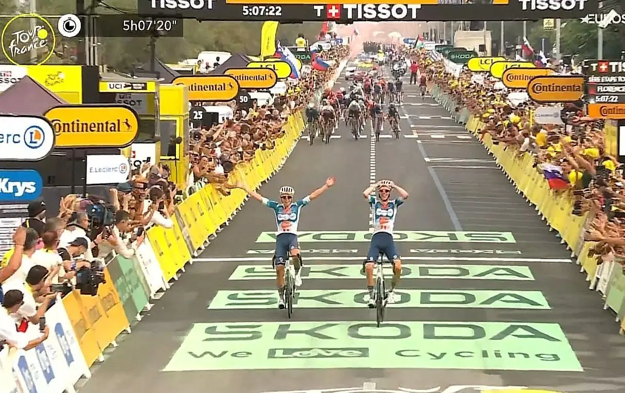 ¡Exhibición histórica de Romain Bardet y el DSM en el inicio del Tour de Francia 2024!