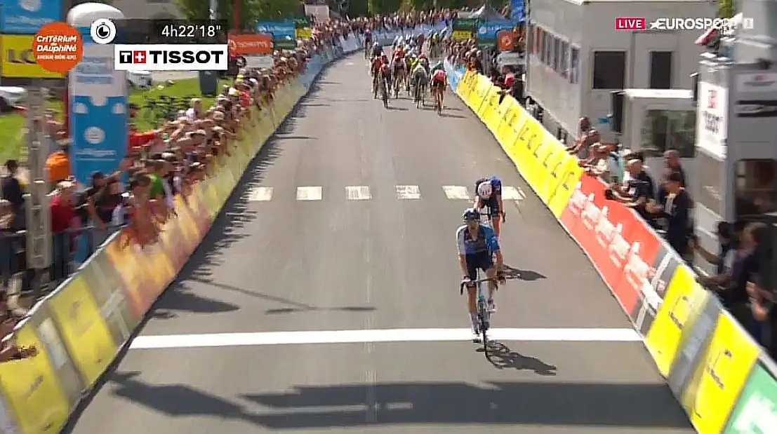Así vivimos EN DIRECTO la etapa 3 del Criterium du Dauphiné 2024: Derek Gee se aprovechó de la nula iniciativa de los favoritos