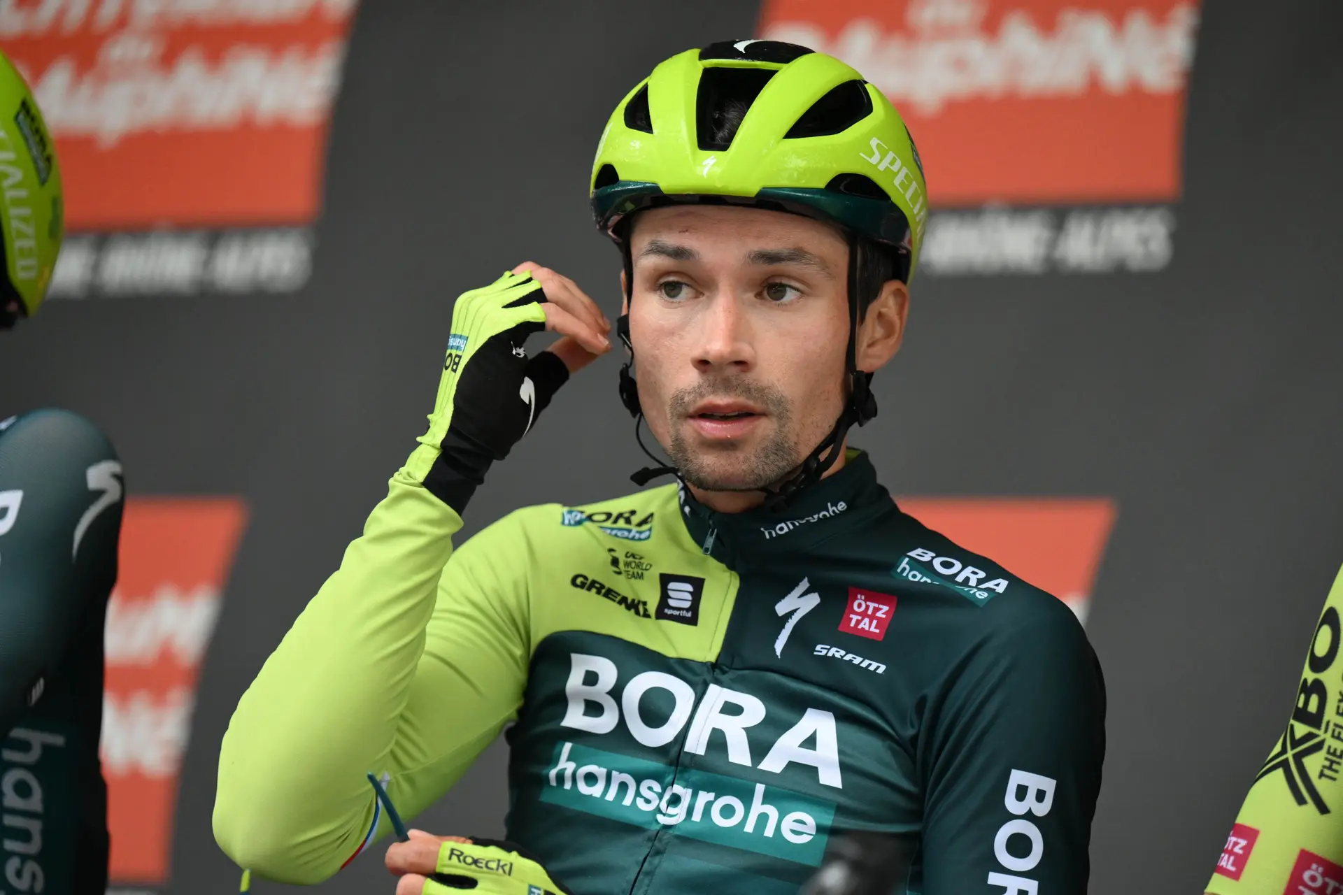 El BORA lamenta la caída de Primoz Roglic: "Las consecuencias para los corredores son graves"