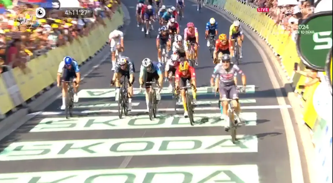 EN DIRECTO | Etapa 16 Tour de Francia 2024: ¡Victoria de Jasper Philipsen con accidente de Biniam Girmay!
