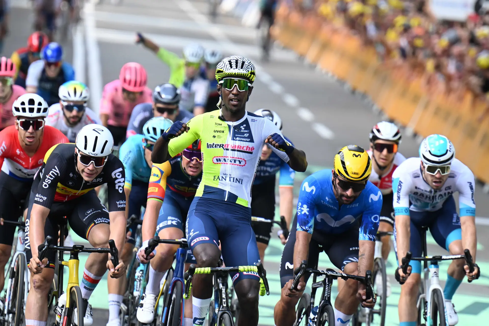¡Biniam Girmay sigue haciendo historia en el ciclismo africano y vuelve a ganar en el Tour de Francia 2024!