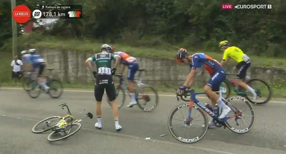 VÍDEO: Wout van Aert sufre un accidente en el inicio de la última semana de Vuelta a España 2024