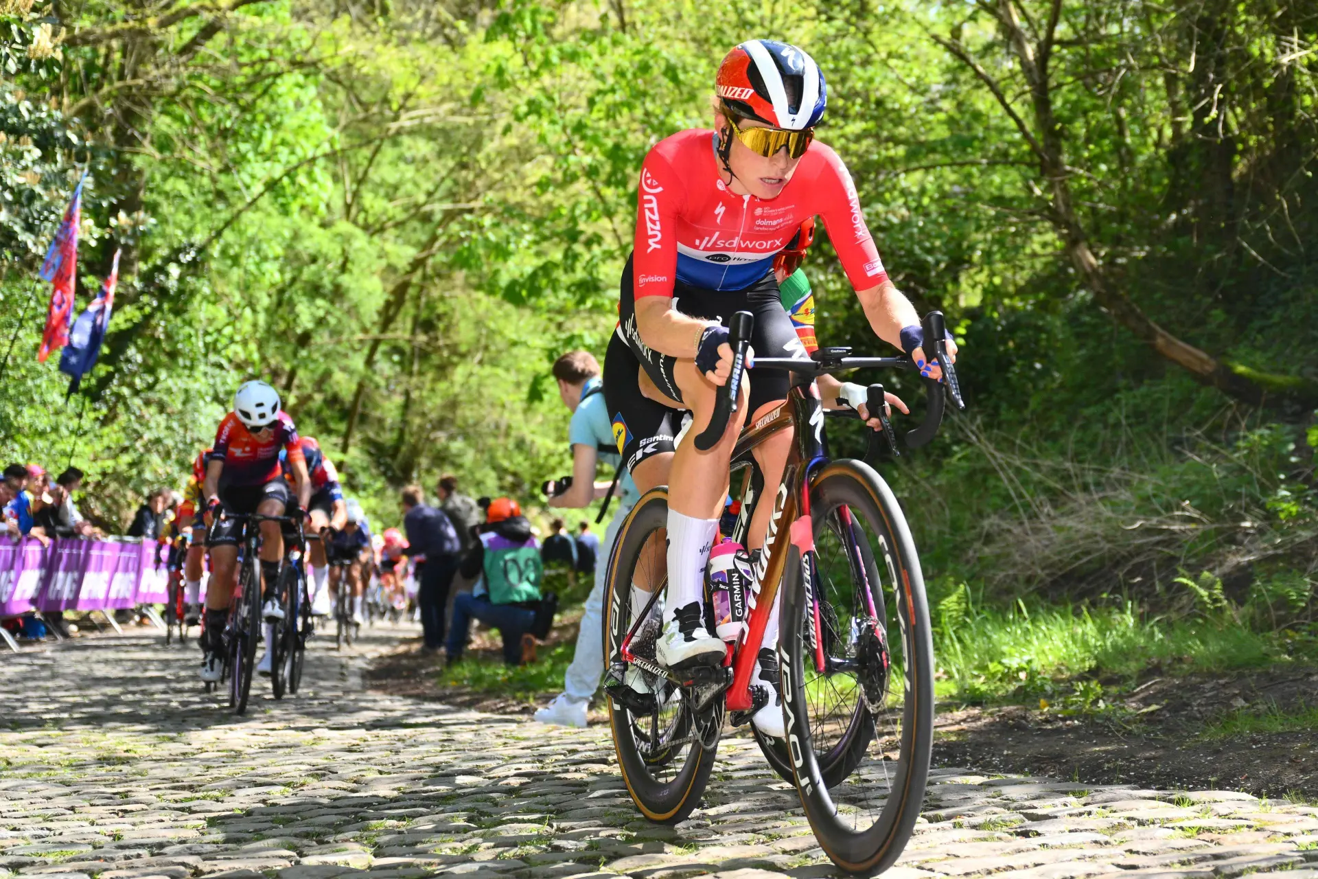 demi vollering durante la brabantse pijl en overijse belgica 2024