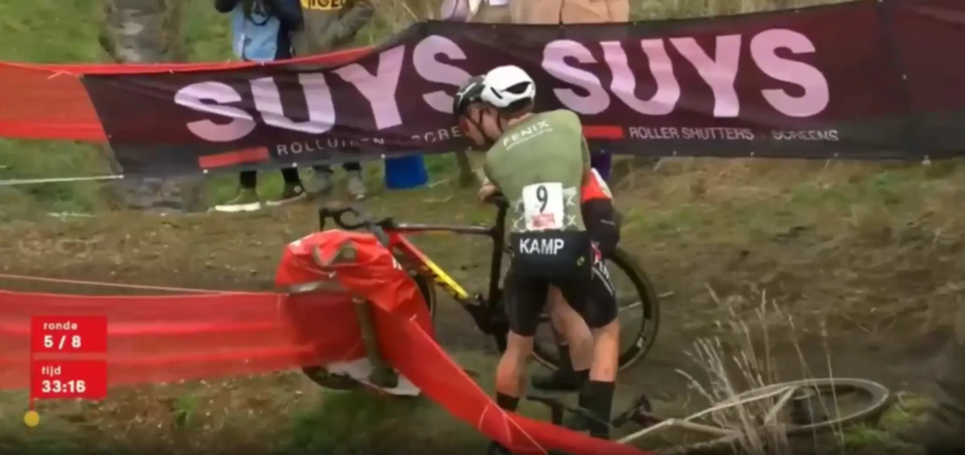 La ridícula multa a Eli Iserbyt tras ¡pisar la bici! de un rival vuelve a ridiculizar a la UCI: "¡Deben actuar!"