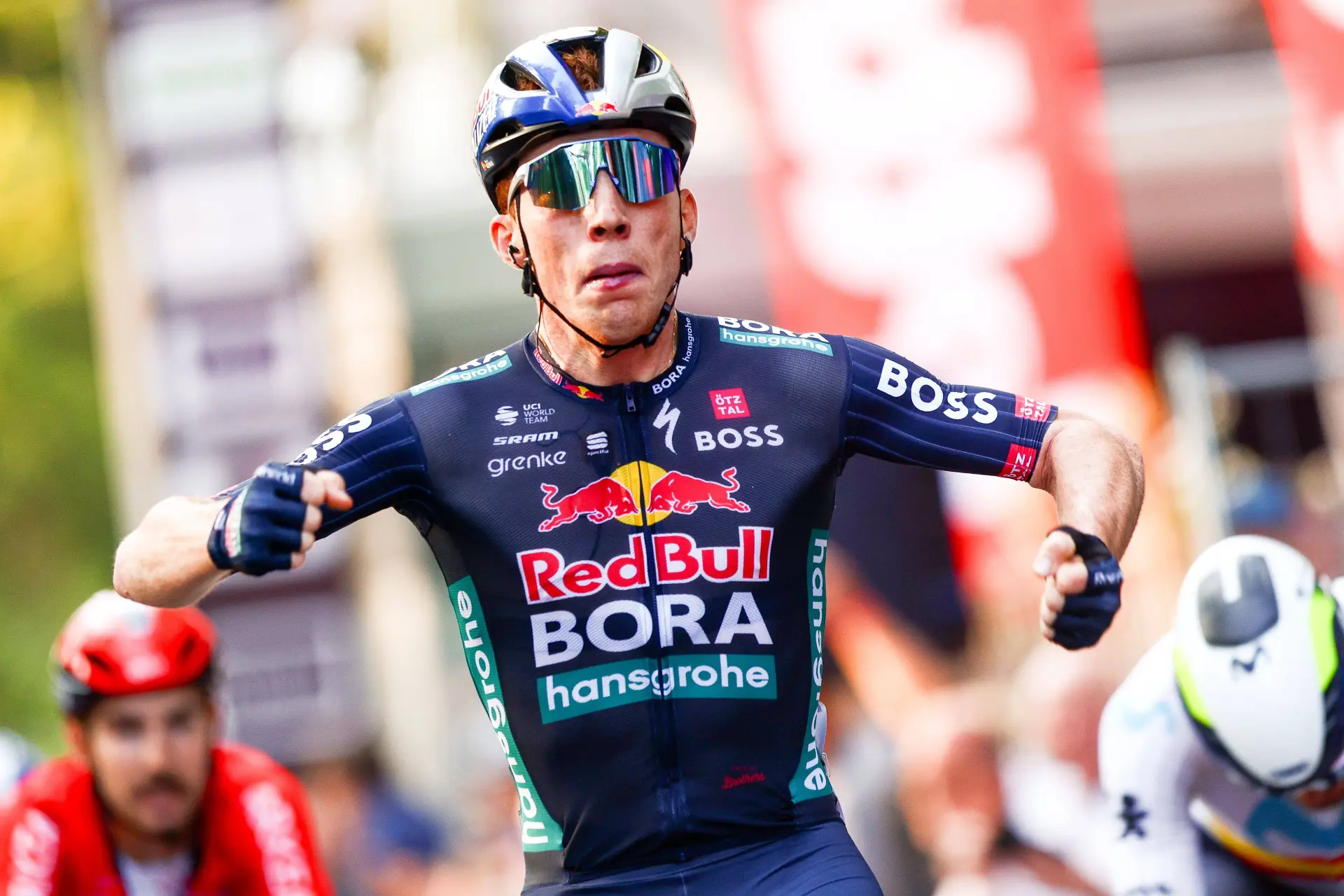 ¡Roger Adrià se impone en la Vuelta a Burgos con caída final de Isaac del Toro y Giulio Ciccone!