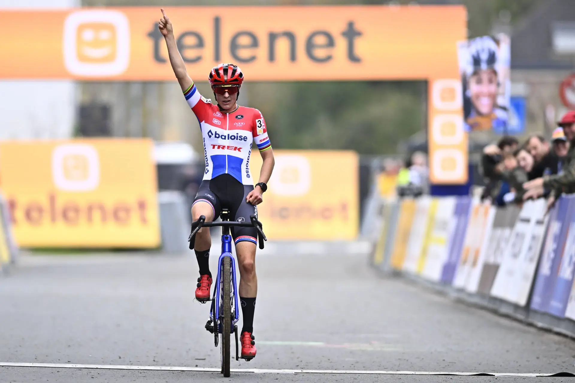 Resultados Superprestige Niel Femenino 2025 | Lucinda Brand se redime de la decepción en el Europeo