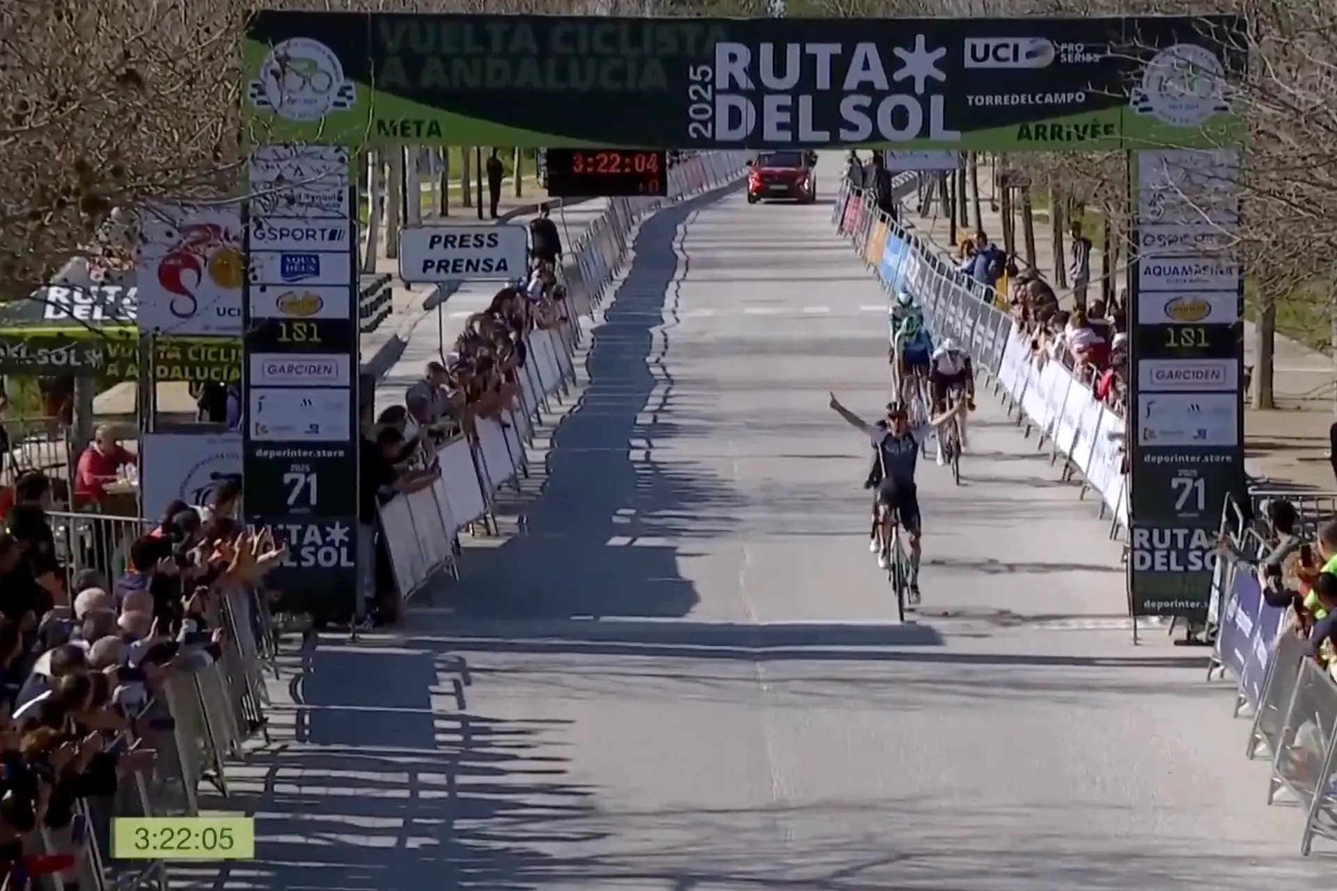 Etapón en la Vuelta a Andalucía con triunfo de Tom Pidcock y resurrección de Enric Mas