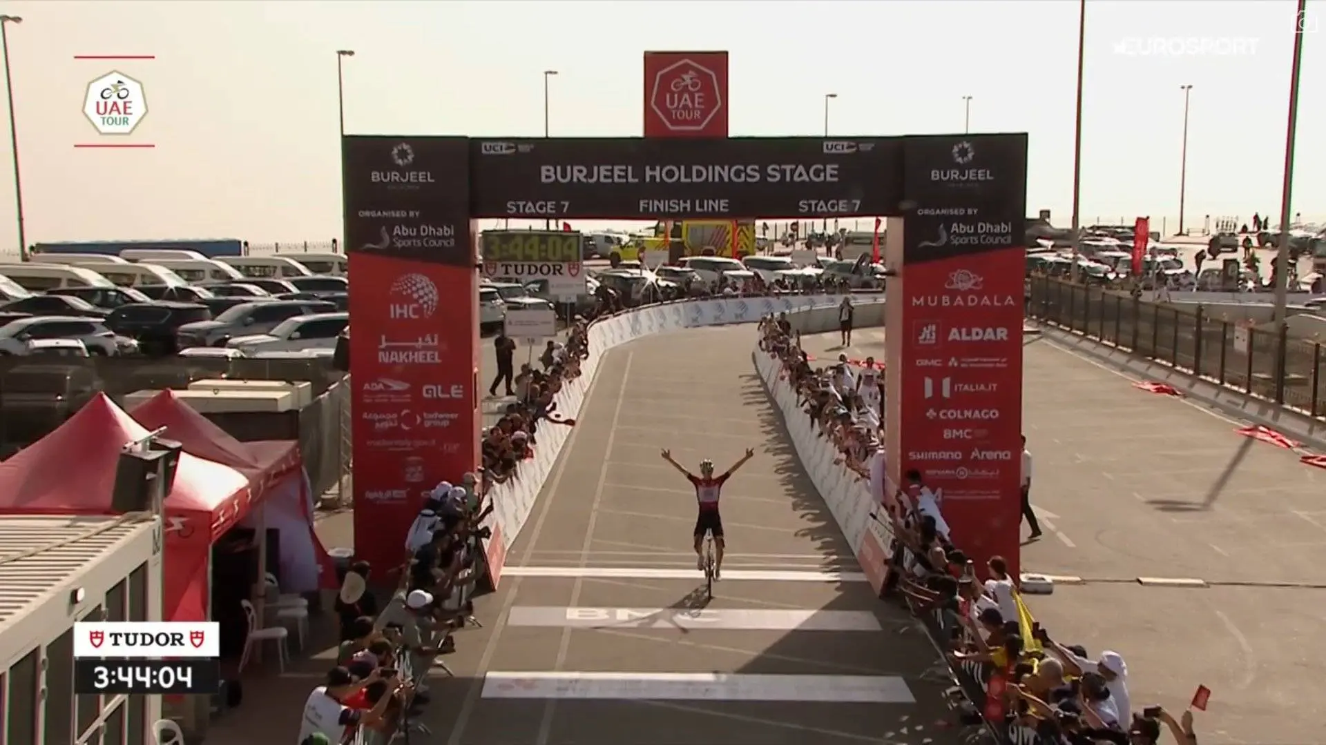 ¡Tadej Pogacar arrasa en Jebel Hafeet y gana el UAE Tour! Pello Bilbao, Top 3 de la general