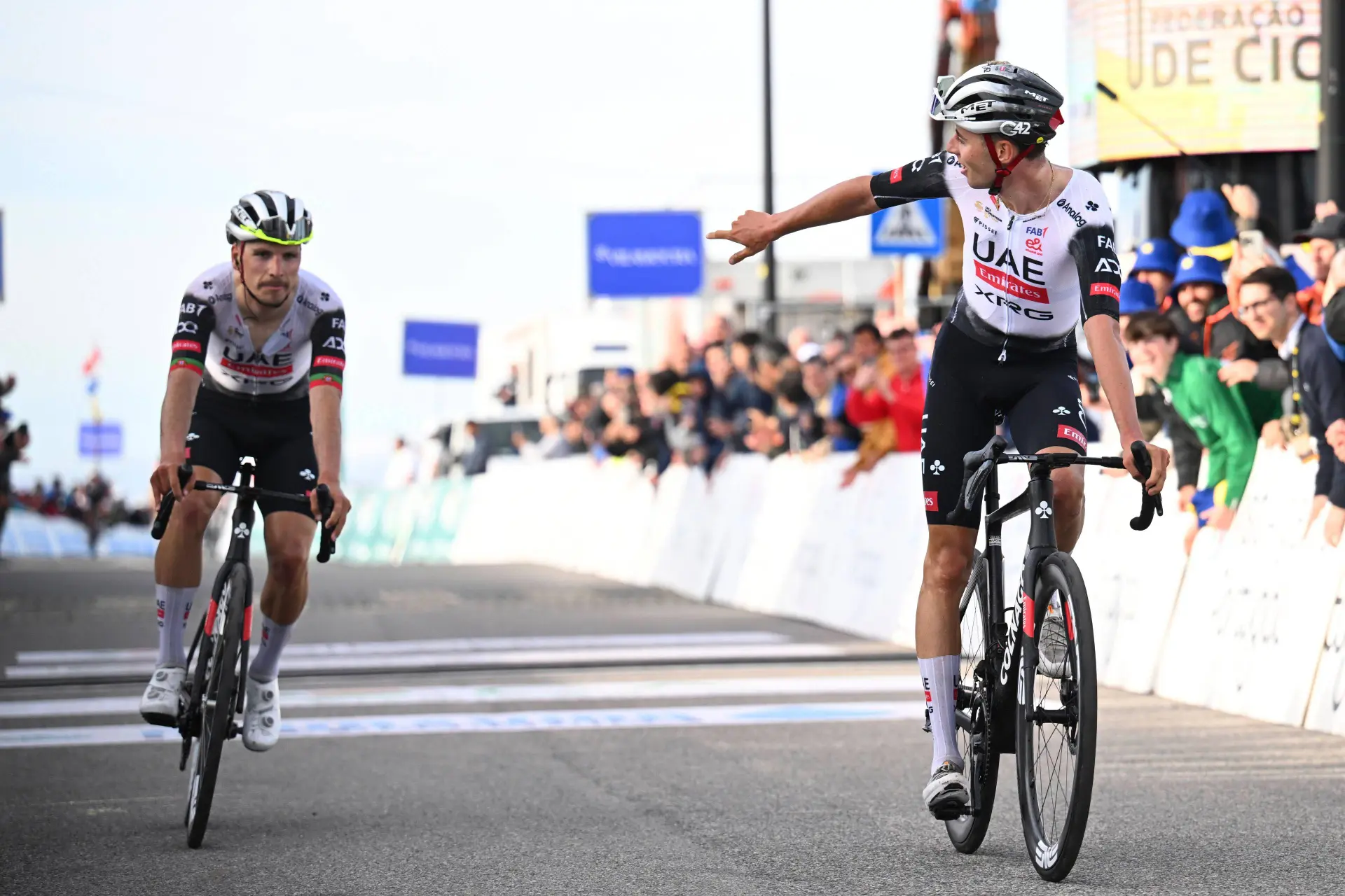 EXCLUSIVA | Un ciclista de UAE Team Emirates explica el incidente de la Vuelta a Suiza entre João Almeida y Jan Christen