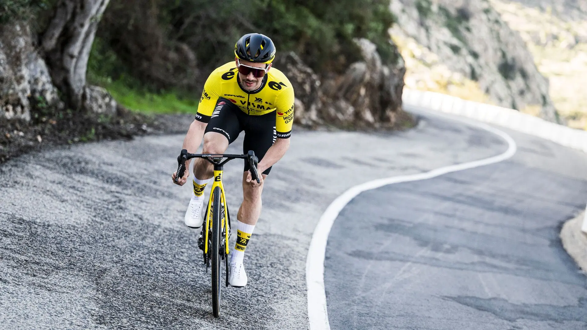 ¡Sigue el desastre absoluto de Visma!: Se lesiona un gregario de Jonas Vingegaard de cara al Tour