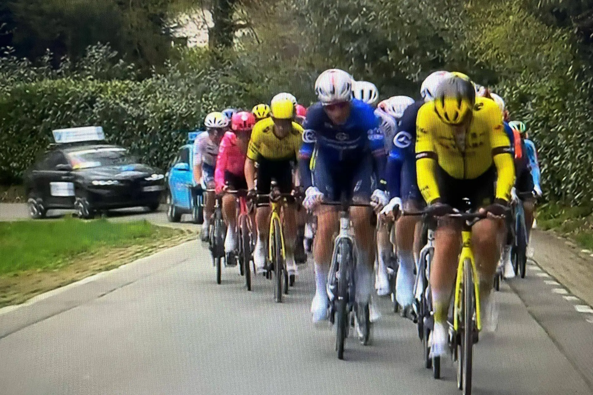 En DIRECTO | E3 Saxo Classic 2025: ¡Van der Poel ya está en cabeza de carrera!