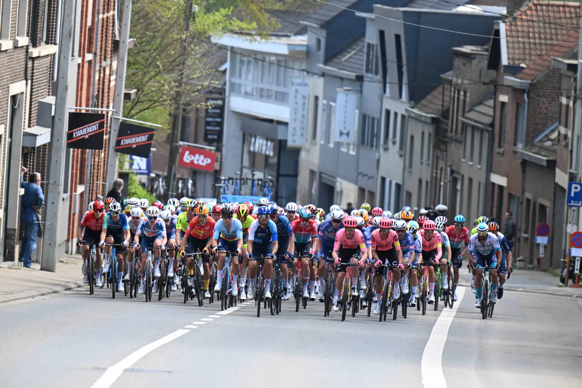 En DIRECTO | Brabantse Pijl 2025: ¡Se escapan Van Aert y Evenepoel!
