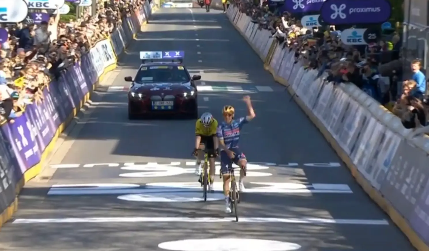 Un extraordinario Remco Evenepoel regresa con triunfo en la Brabantse Pijl ante un triste Wout van Aert