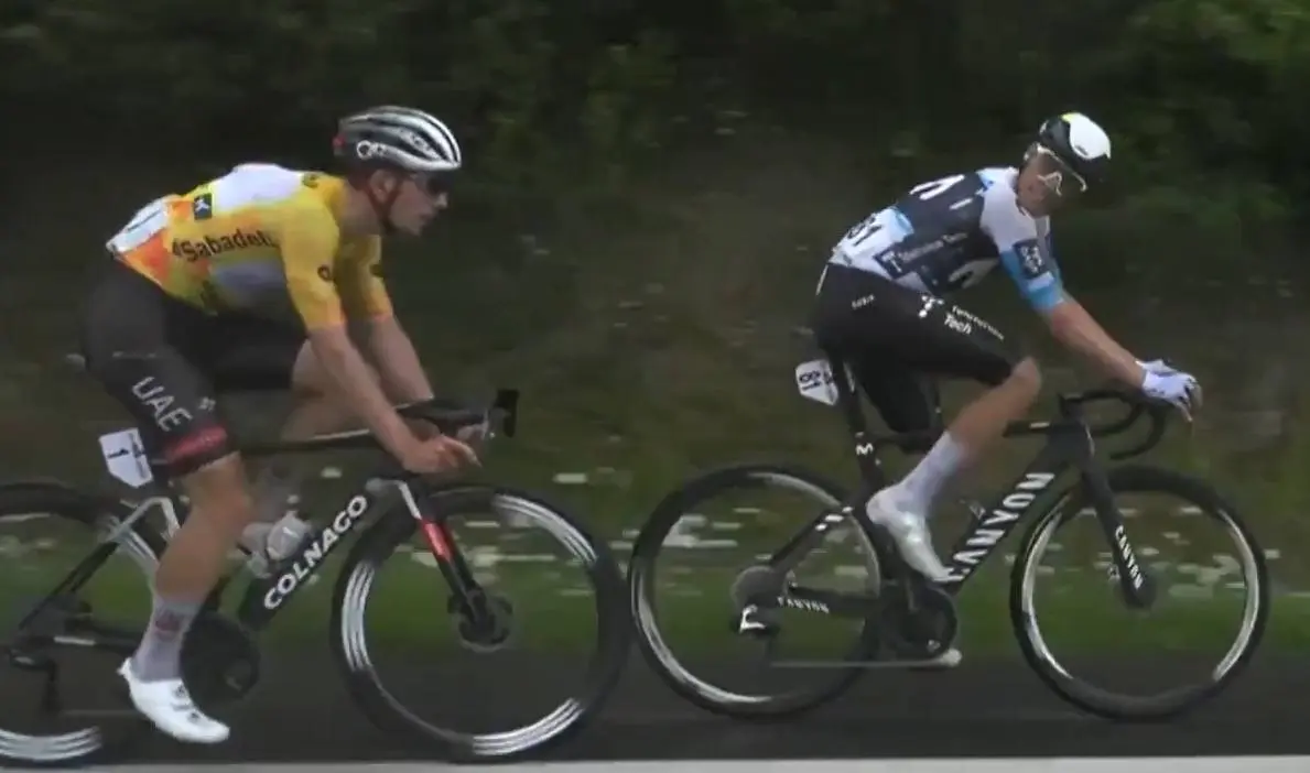 VÍDEO: El momento en el que Enric Mas le pidió a Almeida que le regalase el triunfo final en la Itzulia