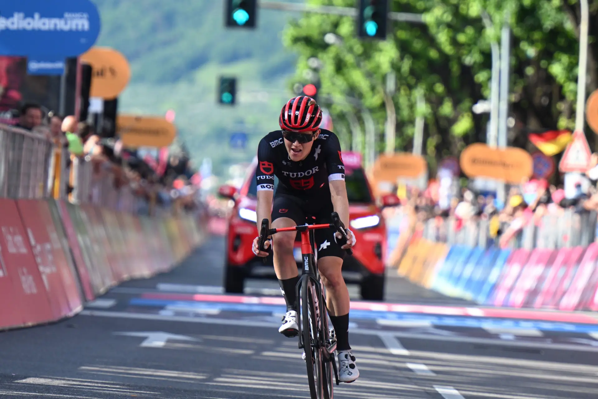 Tudor anuncia su alineación para el Giro de Italia 2025 con una ausencia impactante