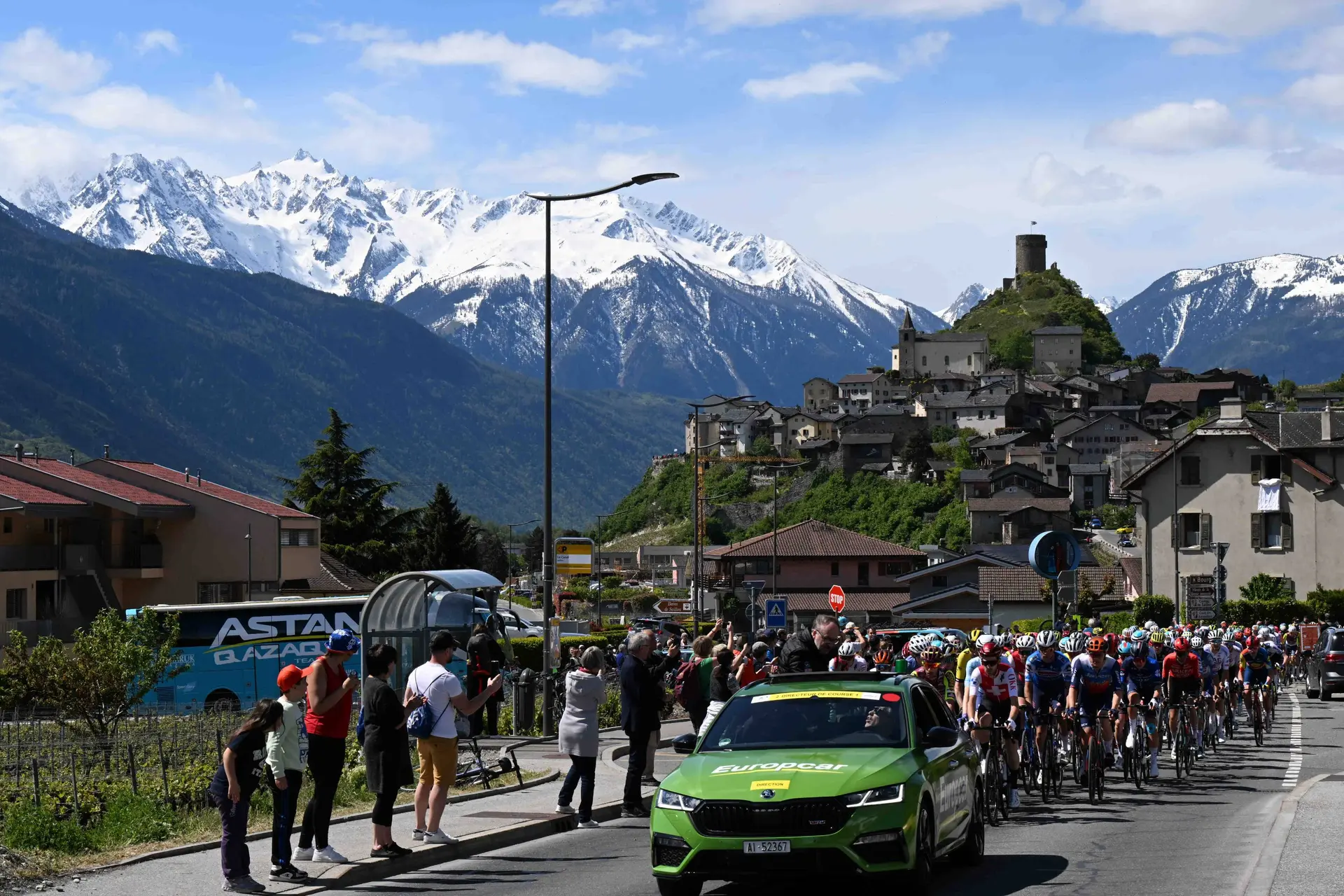 EN DIRECTO Volta a Catalunya 2026 Etapa 5 | Marc Soler y Einer Rubio, en la fuga de un día cortado por el viento