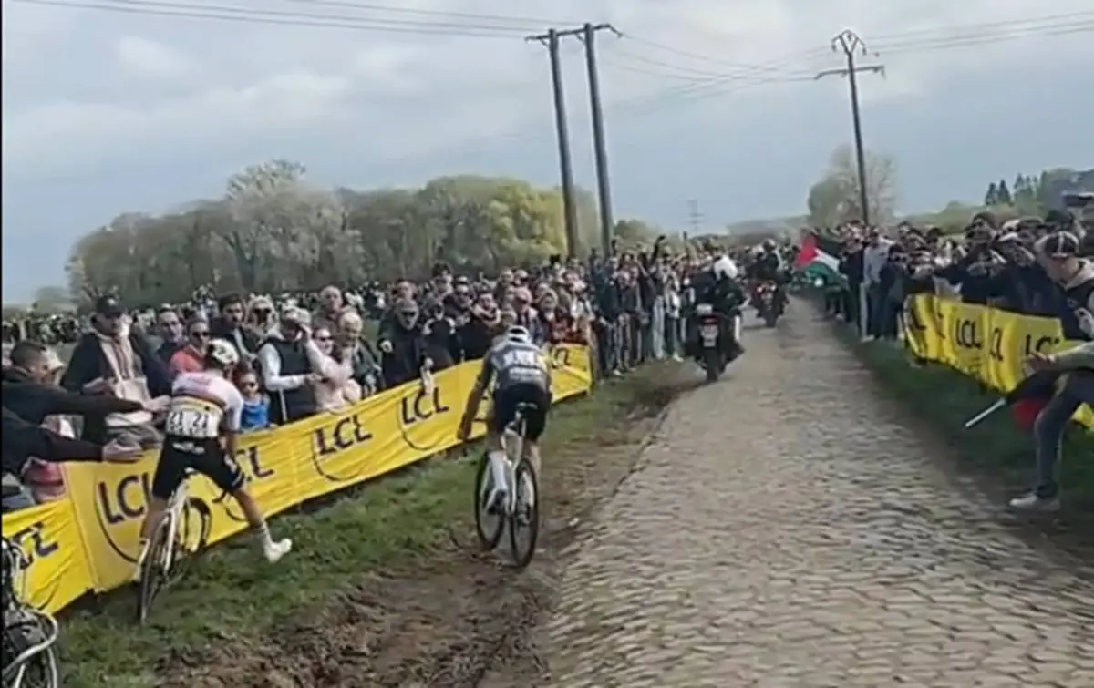 VÍDEO | ¡Increíbles nuevas imágenes de la caída de Tadej Pogacar en la París-Roubaix!